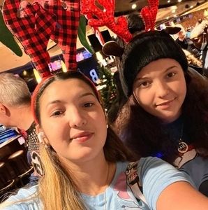 Meet your Posher, Elizabeth